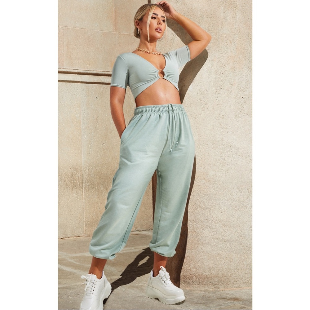 🔥PRETTYLITTLETHING PETITE JOGGERS IN MINT W TAG🔥